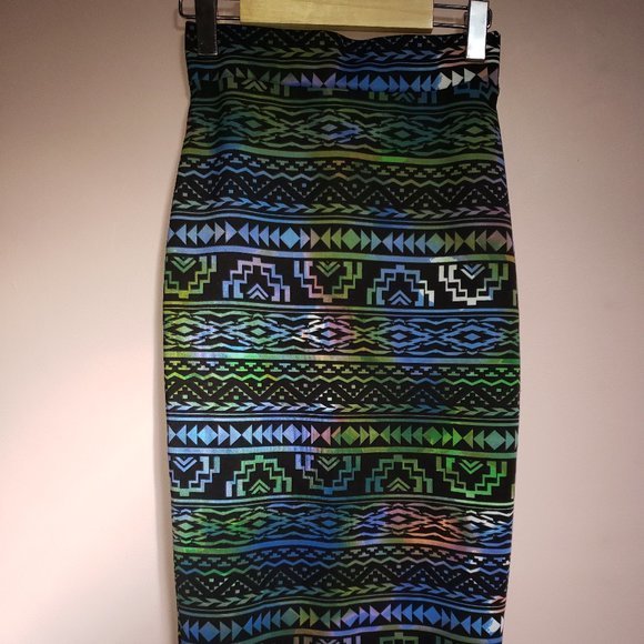 Womens' Size Small Geometric Skirt - Pre-Owned - Picture 7 of 7